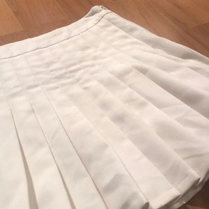 White lined skirt